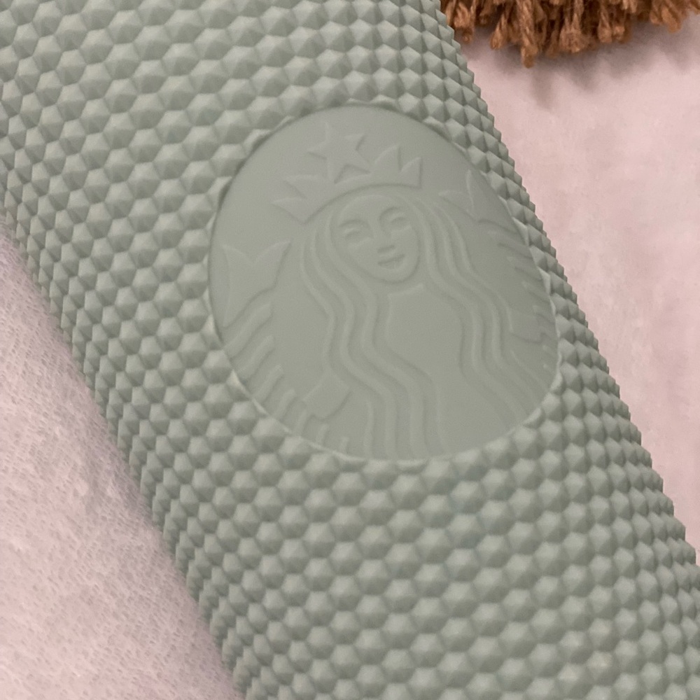Starbucks cup - Picture 3 of 4